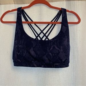 Victoria’s Secret Blue Snake Skin Criss Cross Sports Bra Size: Extra Large (XL)